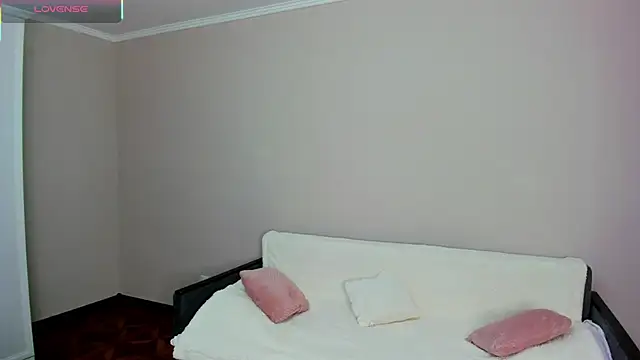 Snapshot of -Sacura- chatting on 09.16.25 -Sacura- online show from 09.16.25