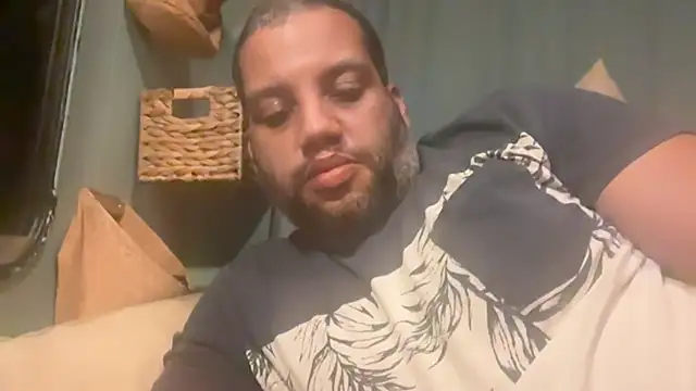 Snapshot of AbsolutMouuah chatting on 09.12.25 AbsolutMouuah online show from 09.12.25