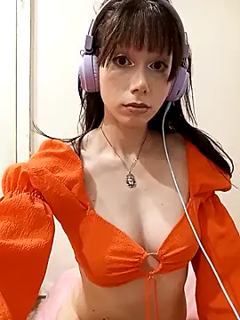 Snapshot of SashaGrinch chatting on 11.23.25 SashaGrinch online show from 11.23.25