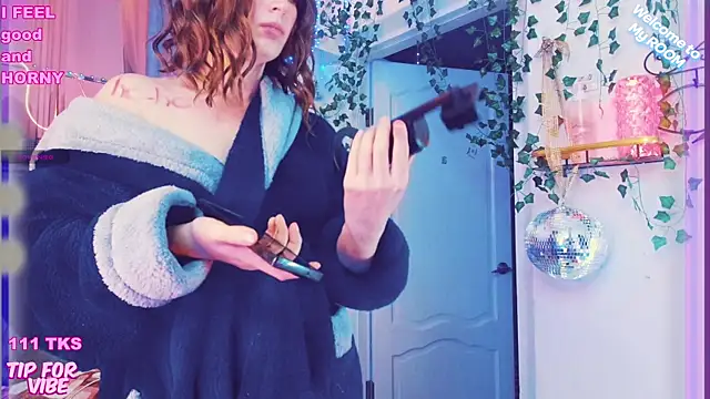 Toxic Ellies online show from 12.22.24