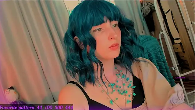 Snapshot of Toxic_Ellies chatting on 05.10.26 Toxic Ellies online show from 05.10.26
