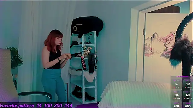 Snapshot of Toxic_Ellies chatting on 05.17.26 Toxic Ellies online show from 05.17.26
