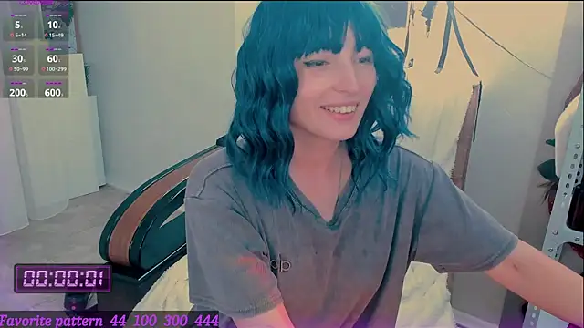 Snapshot of Toxic_Ellies chatting on 05.31.26 Toxic Ellies online show from 05.31.26