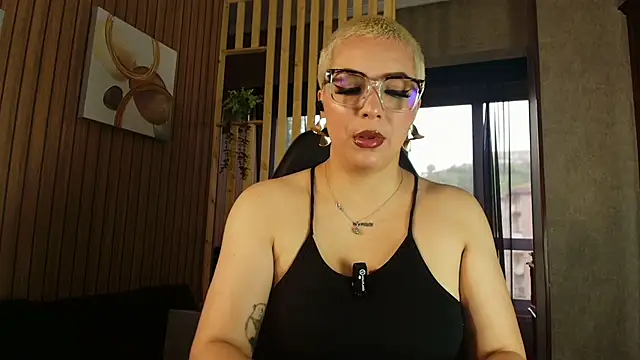 Camila Chainn online show from 04.27.26