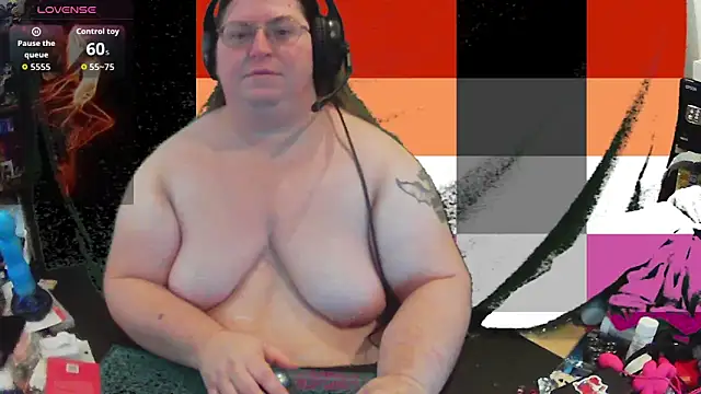 Snapshot of ShibariTurtleDuck chatting on 06.18.26 ShibariTurtleDuck online show from 06.18.26