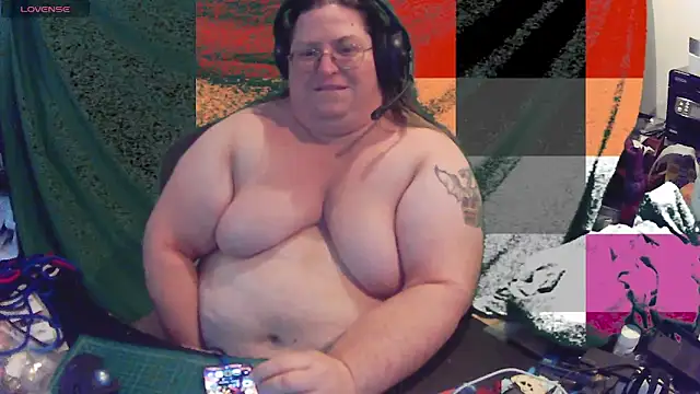 Snapshot of ShibariTurtleDuck chatting on 06.19.26 ShibariTurtleDuck online show from 06.19.26
