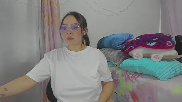 Snapshot of HARLEYNAPIER chatting on 05.23.26 HARLEYNAPIER online show from 05.23.26