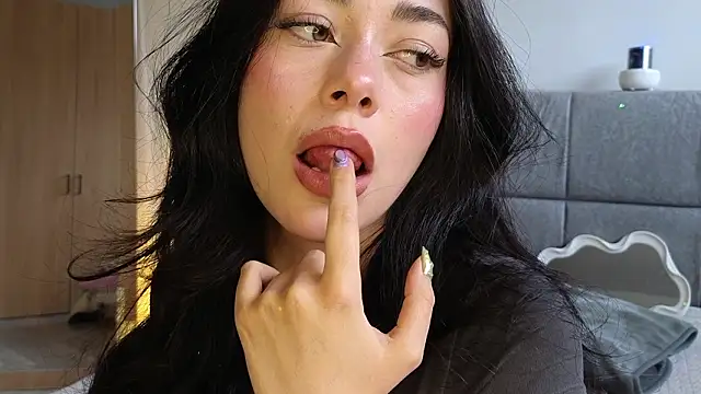 Soffimoon  online show from 02.20.26