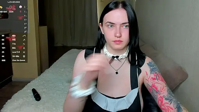 Snapshot of Witch_Lady chatting on 06.17.26 Witch Lady online show from 06.17.26