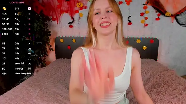  Sandra Tender  online show from 11.05.25