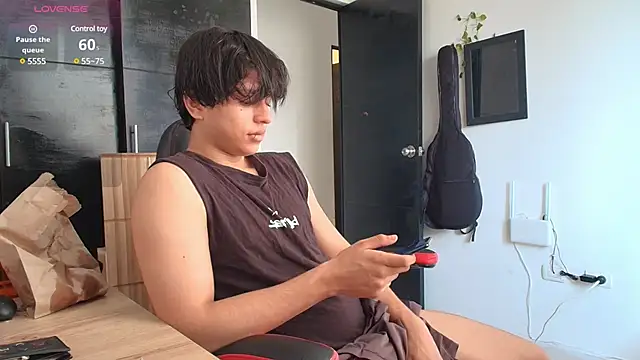 Snapshot of Haruto2001 chatting on 12.05.24 Haruto2001 online show from 12.05.24