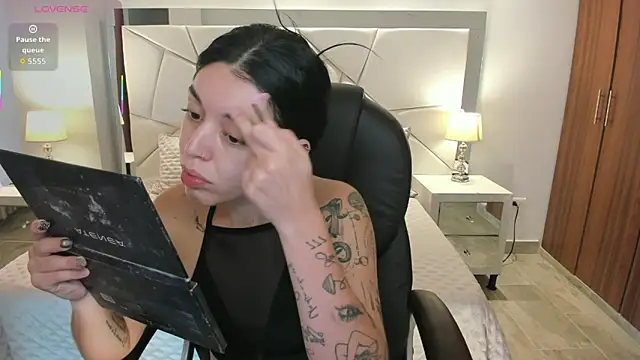 zoee jackson online show from 06.10.26