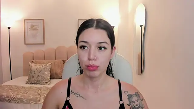 Snapshot of zoee_jackson chatting on 06.21.26 zoee jackson online show from 06.21.26