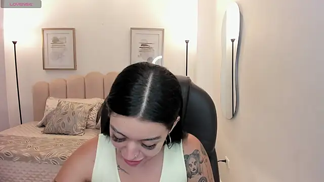Snapshot of zoee_jackson chatting on 07.23.26 zoee jackson online show from 07.23.26