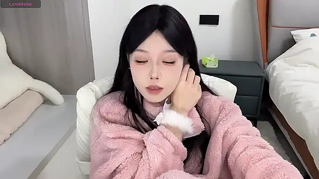 Q-ing online show from 12.04.24