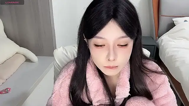 Q-ing online show from 12.04.24