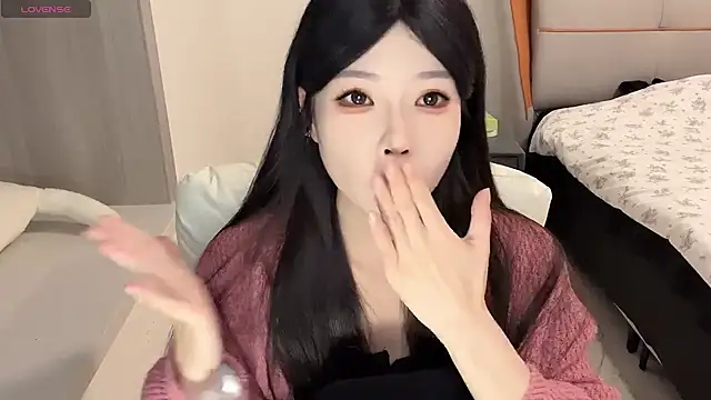 Q-ing online show from 12.14.24