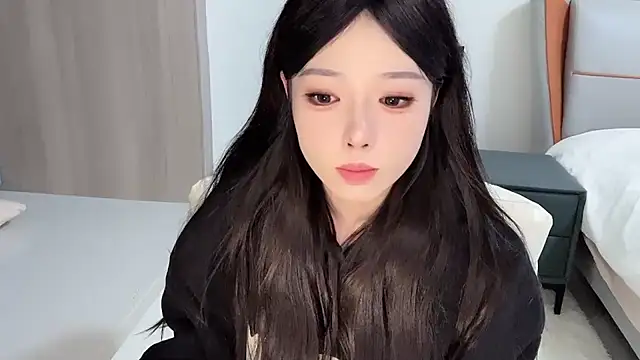 Q-ing online show from 01.04.25