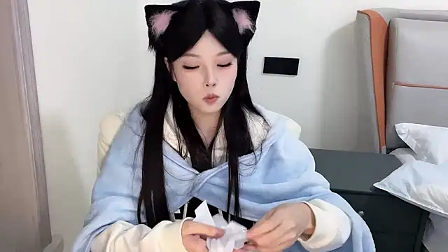 Q-ing online show from 01.21.25