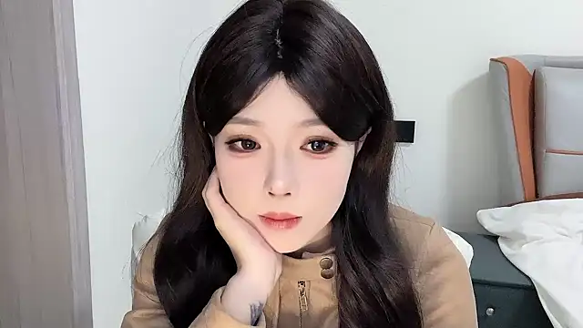 Q-ing online show from 02.14.25