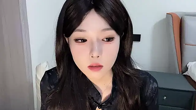 Q-ing online show from 02.15.25