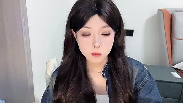 Q-ing online show from 02.16.25