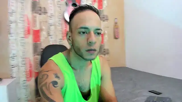 Snapshot of Andrey_u92 chatting on 02.18.25 Andrey u92 online show from 02.18.25