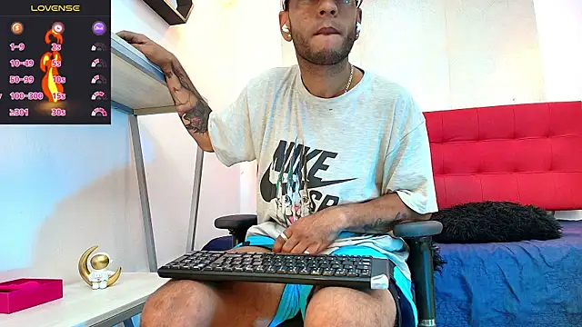 Snapshot of Andrey_u92 chatting on 09.24.25 Andrey u92 online show from 09.24.25