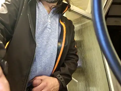 Snapshot of stavroun chatting on 12.01.25 stavroun online show from 12.01.25