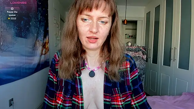 Snapshot of YourSexyNeighbour chatting on 12.22.25 YourSexyNeighbour online show from 12.22.25