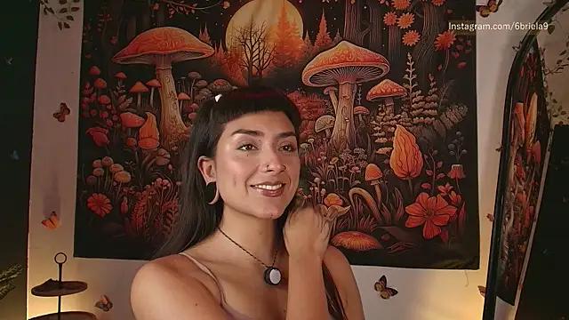 Snapshot of 6Briela9_ chatting on 05.15.26 6Briela9 online show from 05.15.26