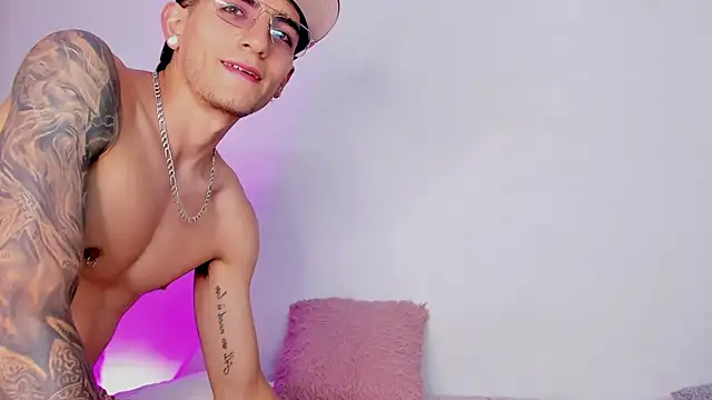 Snapshot of _NATAHSA_ chatting on 02.28.25 NATAHSA online show from 02.28.25