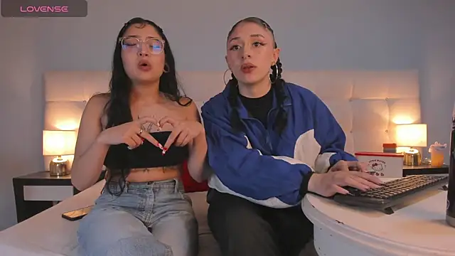 Snapshot of Cintya_Kros chatting on 01.10.25 Cintya Kros online show from 01.10.25