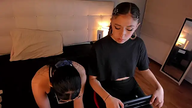 Snapshot of Cintya_Kros chatting on 01.22.25 Cintya Kros online show from 01.22.25