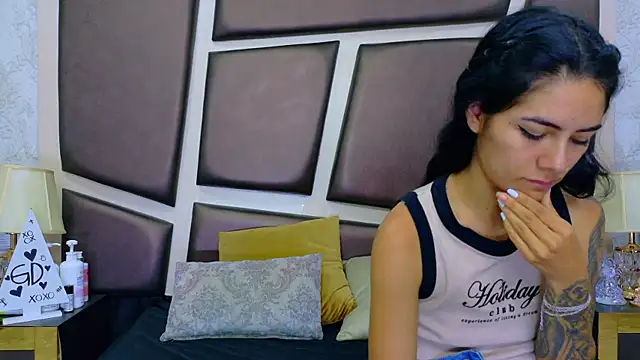 NicoleEsposito online show from 05.02.26