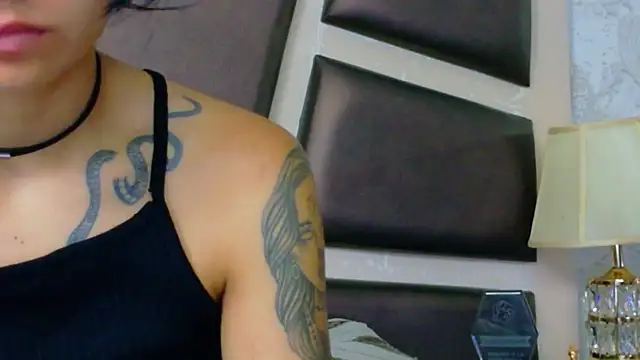 Snapshot of NicoleEsposito chatting on 07.04.26 NicoleEsposito online show from 07.04.26