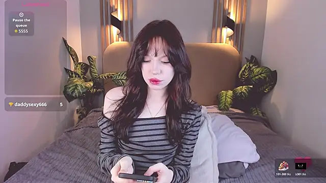 NikkiMiltons online show from 12.14.25