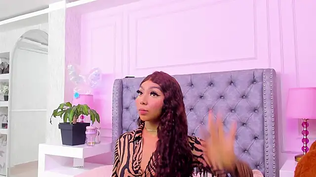 HaileeRoberts online show from 08.04.26