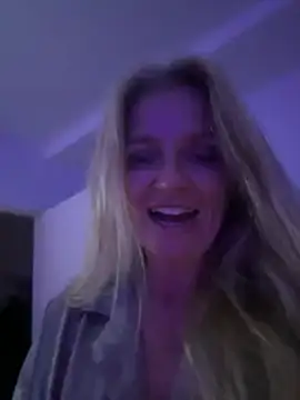Snapshot of AlisonXCristal chatting on 07.30.26 AlisonXCristal online show from 07.30.26