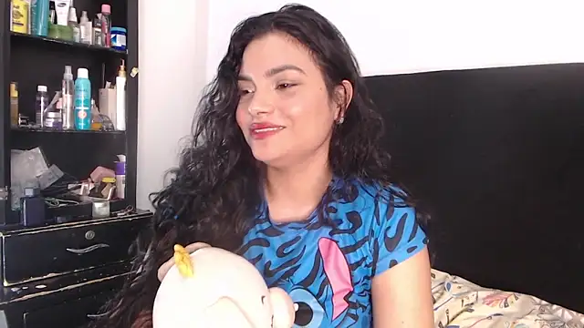 lolaa staars online show from 02.28.25