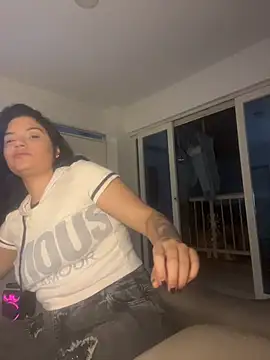 lolaa staars online show from 10.10.25