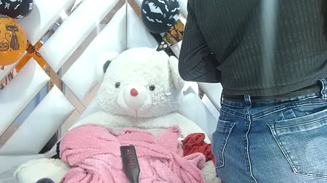 angelina ny online show from 10.28.25