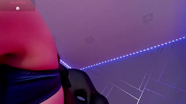 Snapshot of Ich_Bin_Julia chatting on 02.05.25 Ich Bin Julia online show from 02.05.25