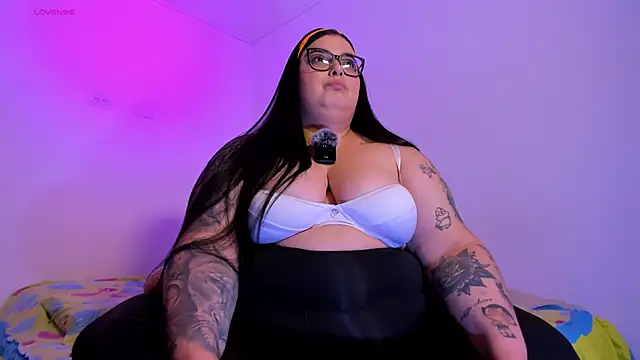 Snapshot of Apriilpeach_ chatting on 11.02.25 Apriilpeach online show from 11.02.25