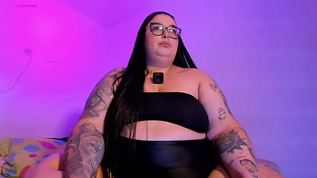 Snapshot of Apriilpeach_ chatting on 11.10.25 Apriilpeach online show from 11.10.25