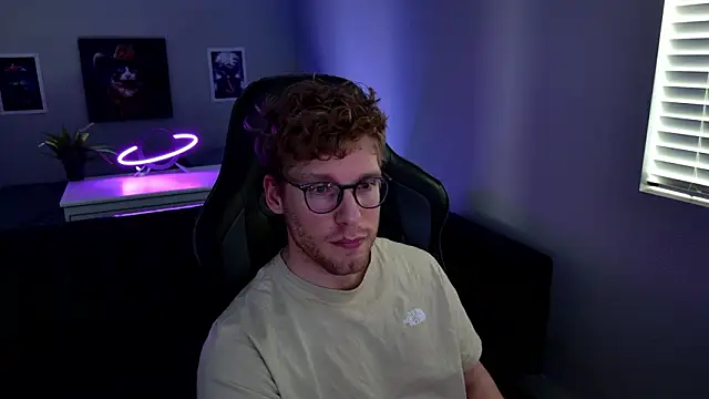 Snapshot of BlueEyedTallGuy94 chatting on 02.01.26 BlueEyedTallGuy94 online show from 02.01.26