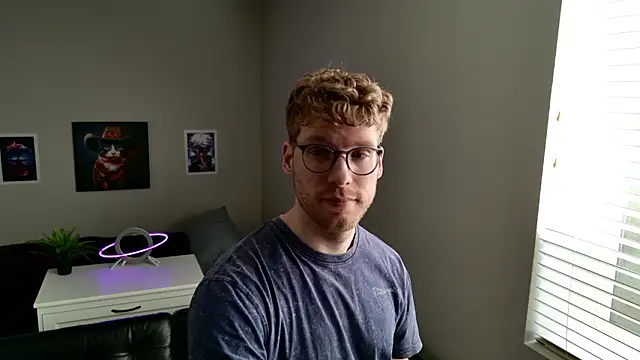 Snapshot of BlueEyedTallGuy94 chatting on 02.11.26 BlueEyedTallGuy94 online show from 02.11.26