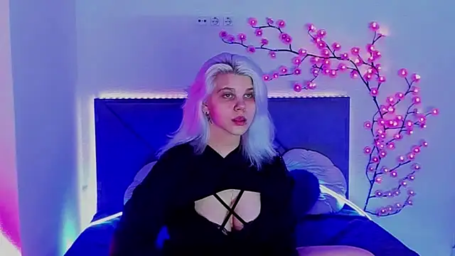 JoannLowe online show from 05.03.26