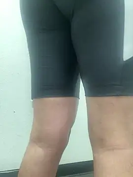 Snapshot of MiamiBang chatting on 02.06.25 MiamiBang online show from 02.06.25