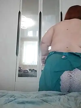 Snapshot of MIDGET-TITS chatting on 02.10.25 MIDGET-TITS online show from 02.10.25